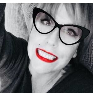 Meet your Posher, Debbie